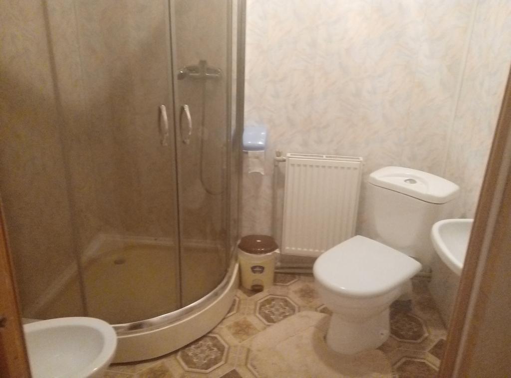 Schedryk Hotell Mykulytjyn Exteriör bild